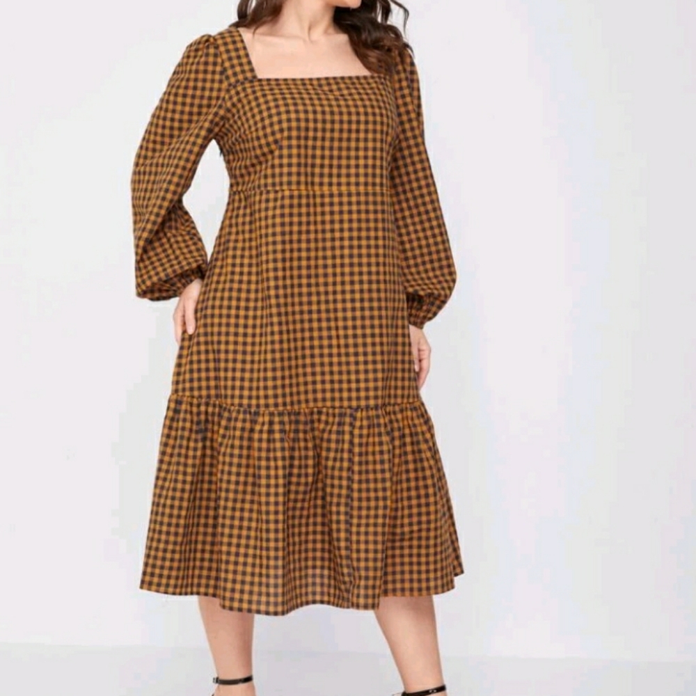 NEW Plus Smock Dress - Picture 4 of 8